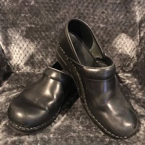 Solid black Dansko Clogs
